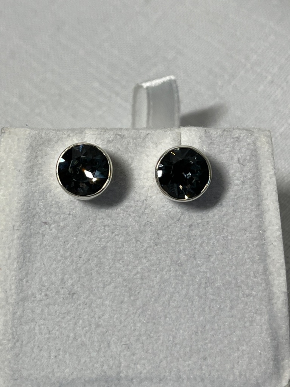 Hillberg & Berk sterling silver & Swarovski Crystal earrings. Grey crystals.